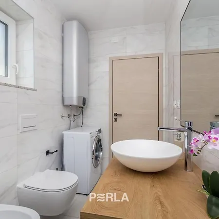 House Mirabelle With Heated Pool In On Losinj Island Guest house Nerezine