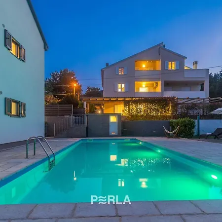 Pensjonat House Mirabelle With Pool Nerezine
