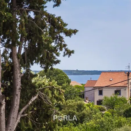 House Mirabelle With Heated Pool In On Losinj Island 4*