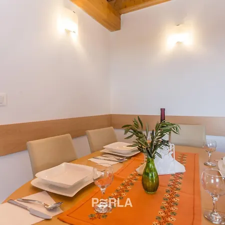 House Mirabelle With Heated Pool In On Losinj Island 4*