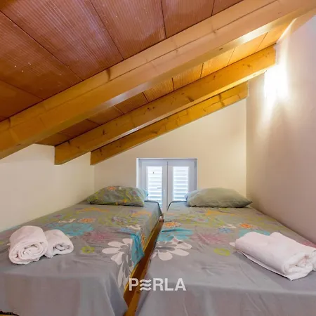 House Mirabelle With Heated Pool In On Losinj Island Nerezine