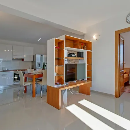 House Mirabelle With Heated Pool In On Losinj Island 4*
