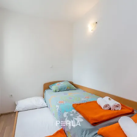 House Mirabelle With Heated Pool In On Losinj Island Nerezine