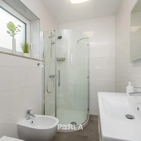 House Mirabelle With Heated Pool In On Losinj Island Guest house