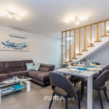 House Mirabelle With Heated Pool In On Losinj Island 4* Nerezine