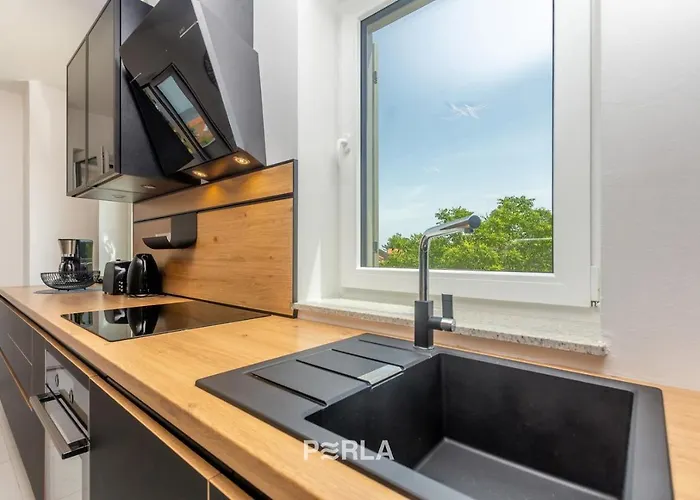 Gostinjska kuća House Mirabelle With Heated Pool In On Losinj Island 4*