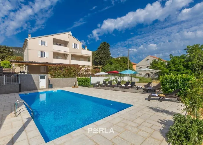 House Mirabelle With Heated Pool In On Losinj Island 4*