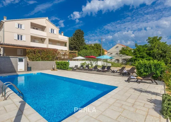 House Mirabelle With Heated Pool In On Losinj Island Nerezine