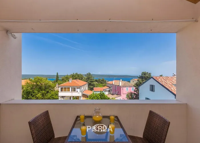 House Mirabelle With Heated Pool In On Losinj Island Gostinjska kuća Nerezine