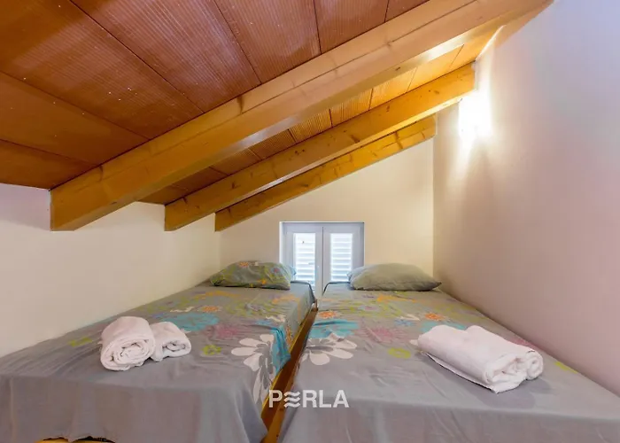 House Mirabelle With Heated Pool In On Losinj Island Nerezine