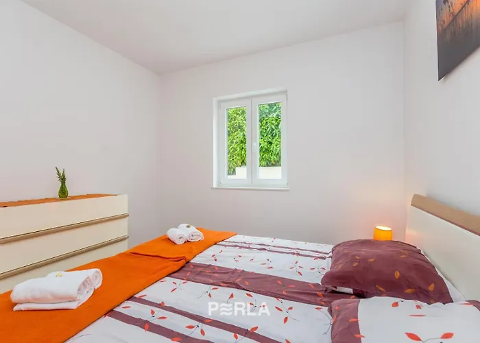 House Mirabelle With Heated Pool In On Losinj Island Nerezine