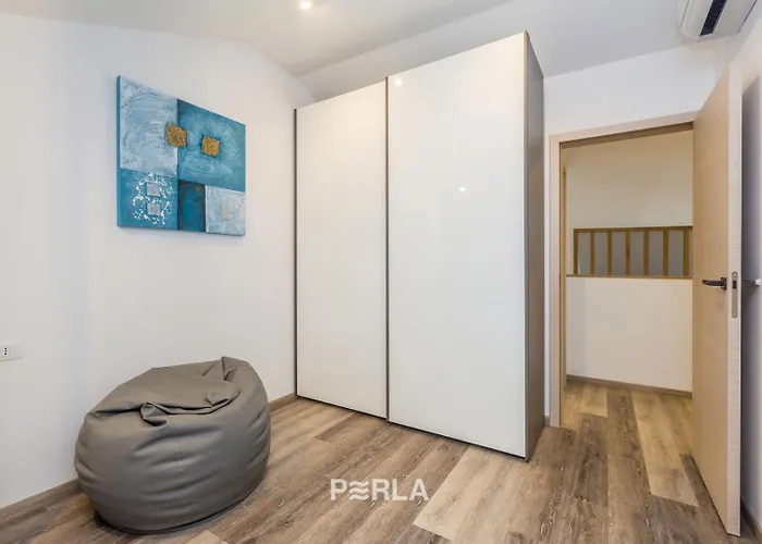 Gostinjska kuća House Mirabelle With Heated Pool In On Losinj Island Nerezine
