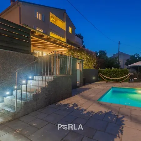 House Mirabelle With Heated Pool In On Losinj Island Nerezine