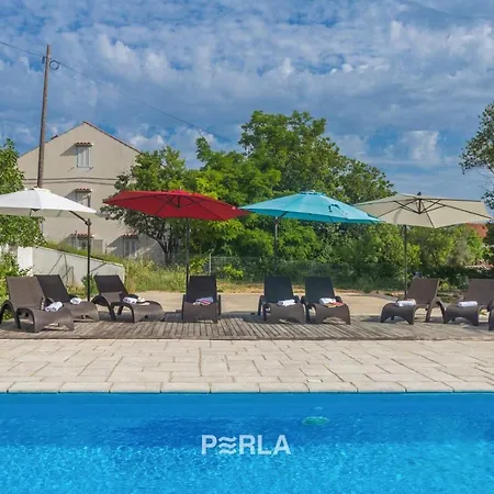Pensión House Mirabelle With Heated Pool In On Losinj Island