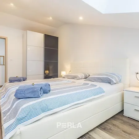 House Mirabelle With Heated Pool In On Losinj Island 4* Nerezine