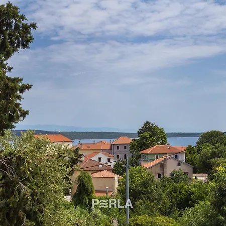 Guest house House Mirabelle With Pool *