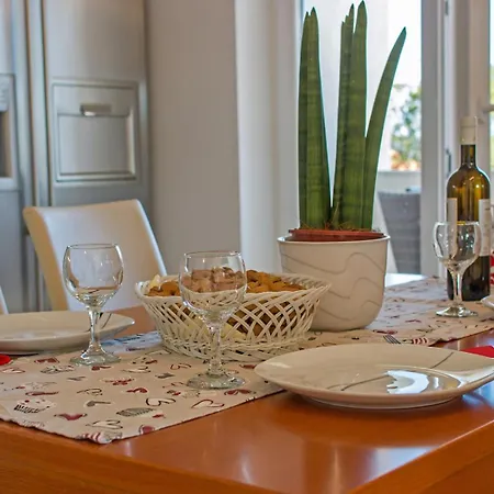 Guest house House Mirabelle With Pool