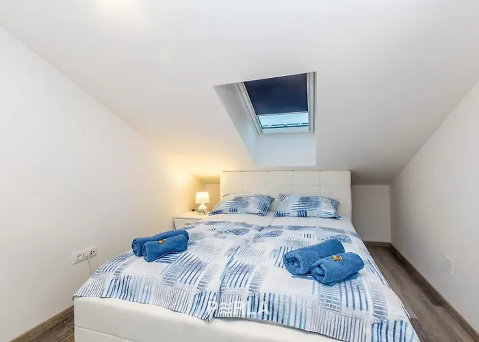House Mirabelle With Heated Pool In On Losinj Island 4*