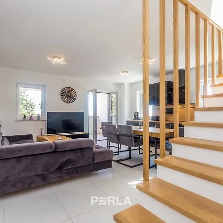House Mirabelle With Heated Pool In On Losinj Island 4* Nerezine