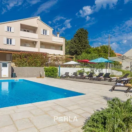 House Mirabelle With Heated Pool In On Losinj Island 4*