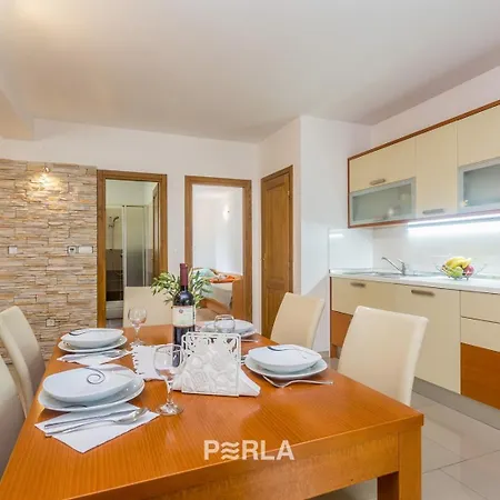 House Mirabelle With Heated Pool In On Losinj Island 4*