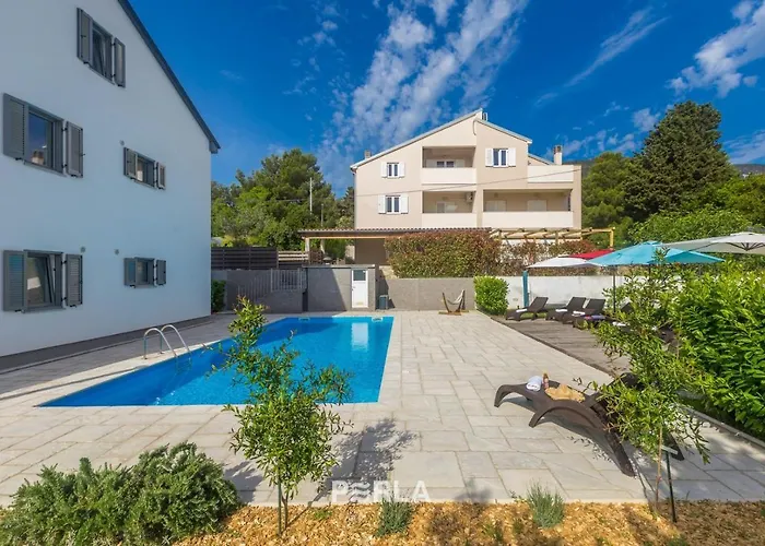 Casa de hóspedes House Mirabelle With Heated Pool In On Losinj Island 4*