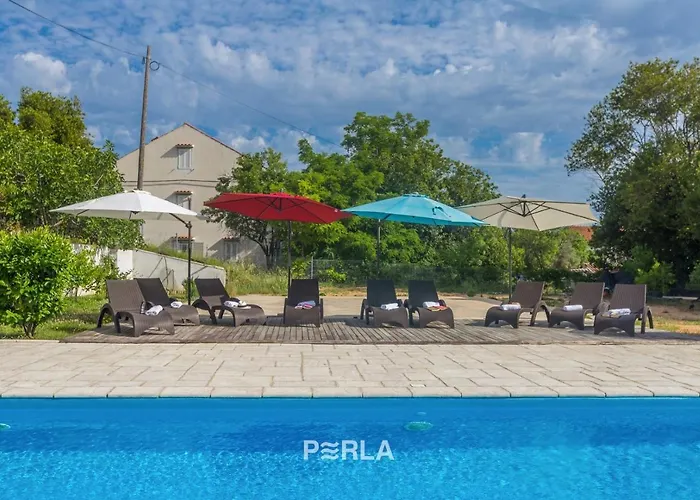 Casa de hóspedes House Mirabelle With Heated Pool In On Losinj Island