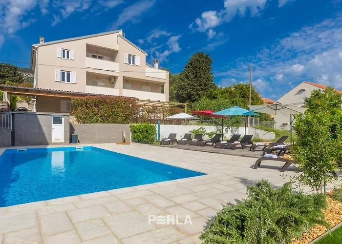 House Mirabelle With Heated Pool In On Losinj Island 4*