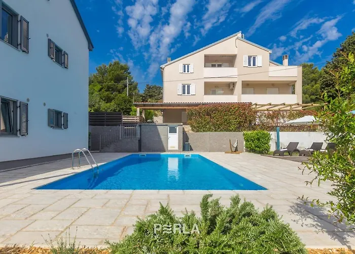Casa de hóspedes House Mirabelle With Heated Pool In On Losinj Island