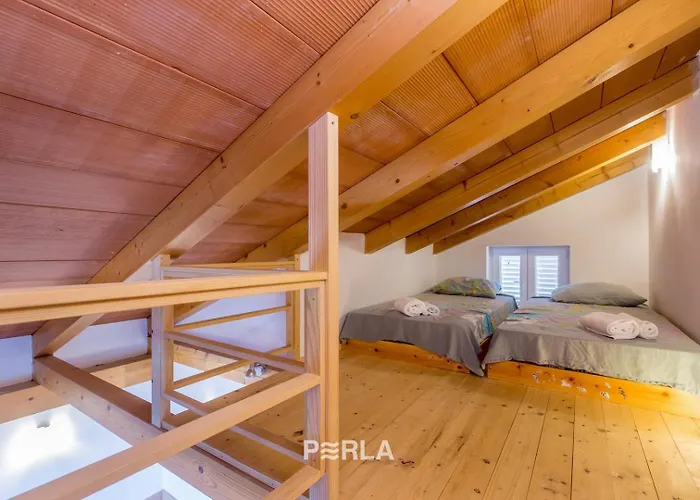 House Mirabelle With Heated Pool In On Losinj Island