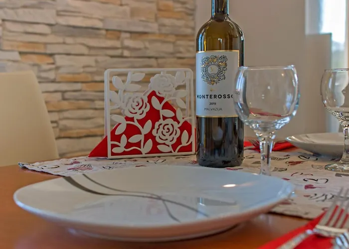 Casa de hóspedes House Mirabelle With Heated Pool In On Losinj Island 4*