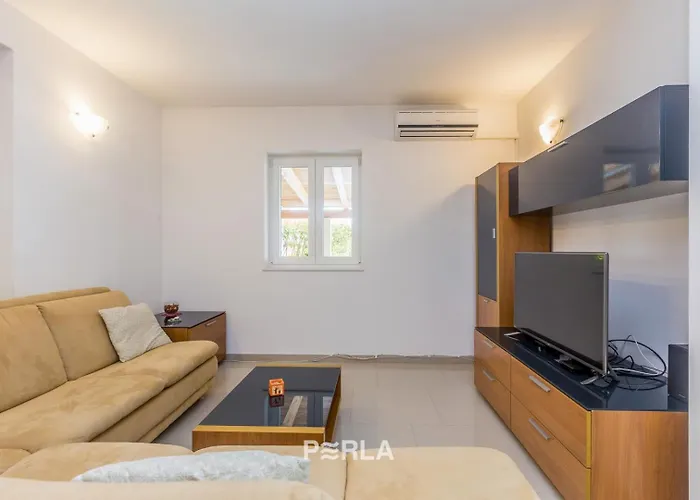 House Mirabelle With Heated Pool In On Losinj Island 4*