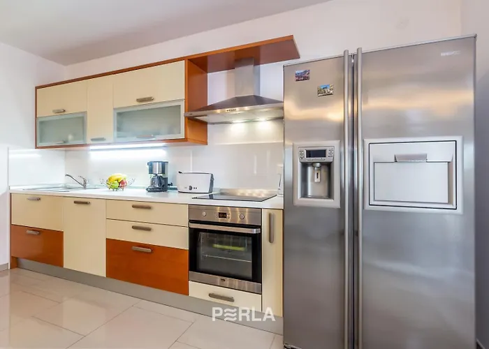 House Mirabelle With Heated Pool In On Losinj Island Casa de hóspedes 4*
