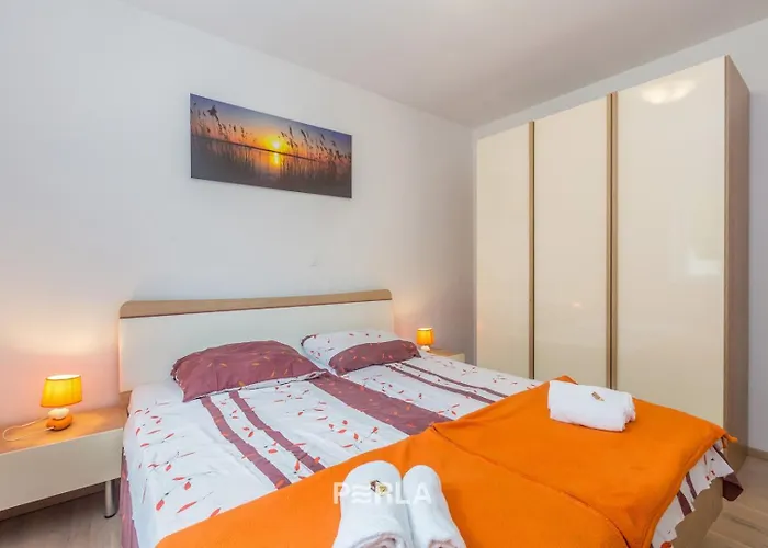 Casa de hóspedes House Mirabelle With Heated Pool In On Losinj Island 4*