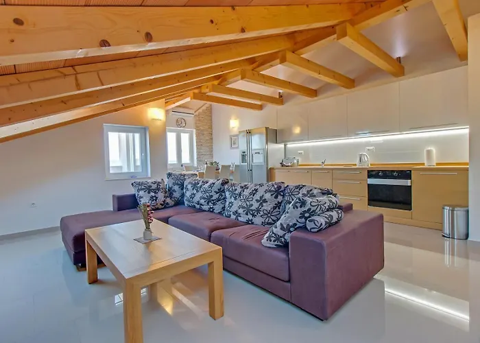 House Mirabelle With Heated Pool In On Losinj Island 4* Nerezine