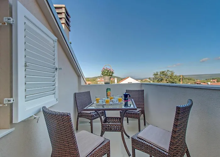House Mirabelle With Heated Pool In On Losinj Island Nerezine