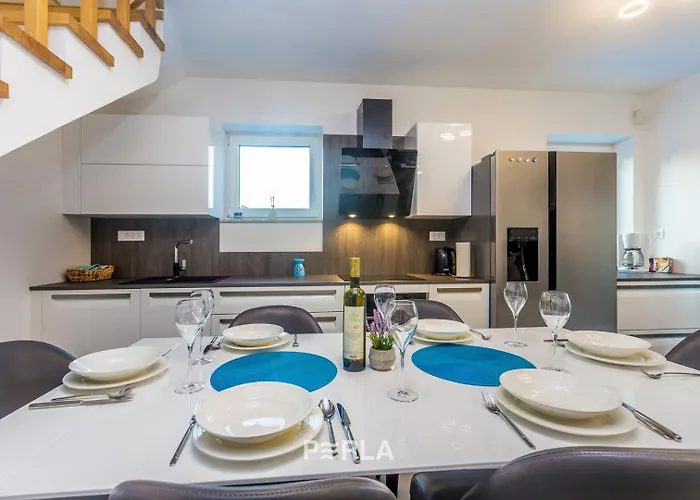 House Mirabelle With Heated Pool In On Losinj Island 4* Nerezine