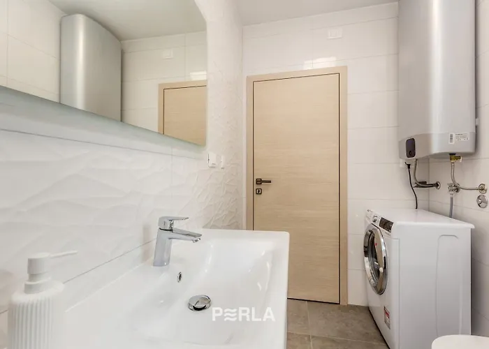 House Mirabelle With Heated Pool In On Losinj Island Nerezine